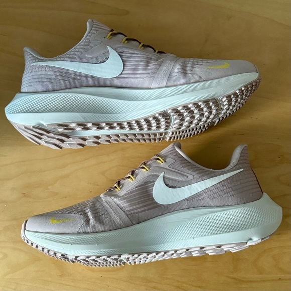 NIB - Nike Air Zoom Pegasus Flyease 🆕🆕🆕 - Picture 6 of 8